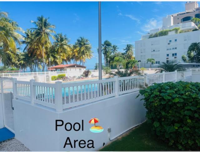 Isla Verde Frente A La Playa Y Piscina, Centrico Y Accesible San Juan Eksteriør billede